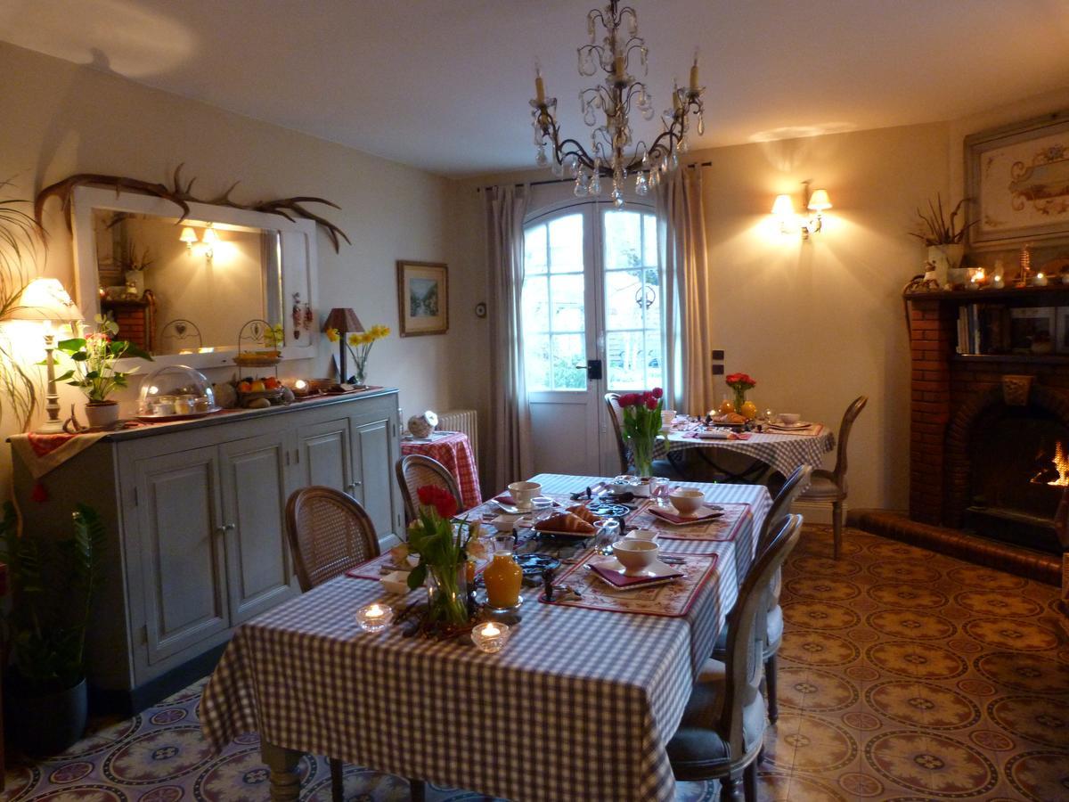 B & B Au Dela Du Temps Saint-Mamet Buitenkant foto